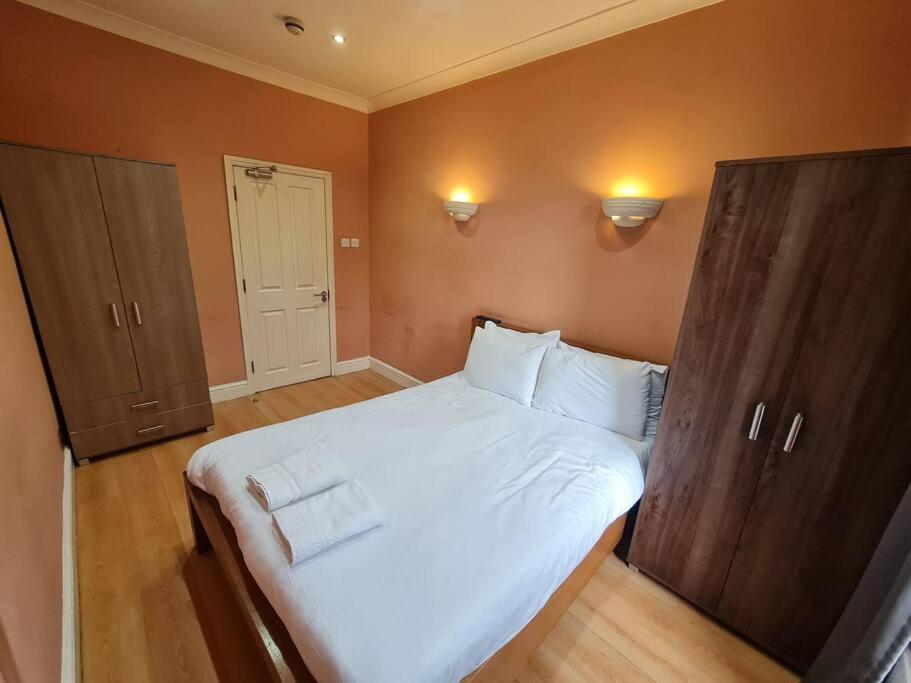 Cute One Bedroom Apartment Лондон Екстериор снимка