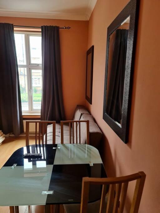 Cute One Bedroom Apartment Лондон Екстериор снимка