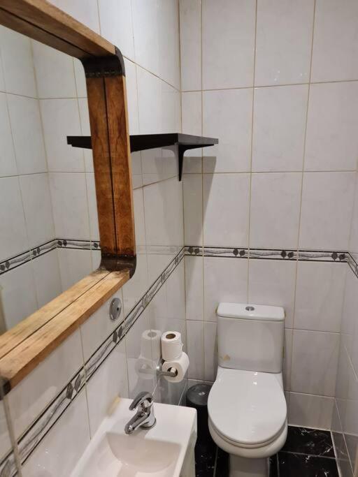 Cute One Bedroom Apartment Лондон Екстериор снимка