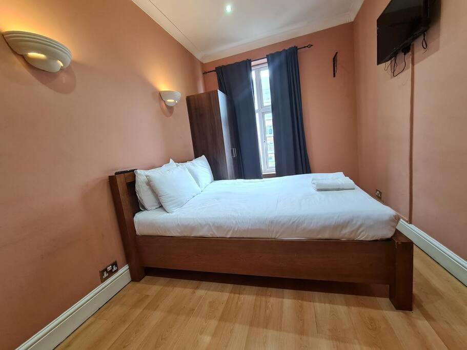 Cute One Bedroom Apartment Лондон Екстериор снимка